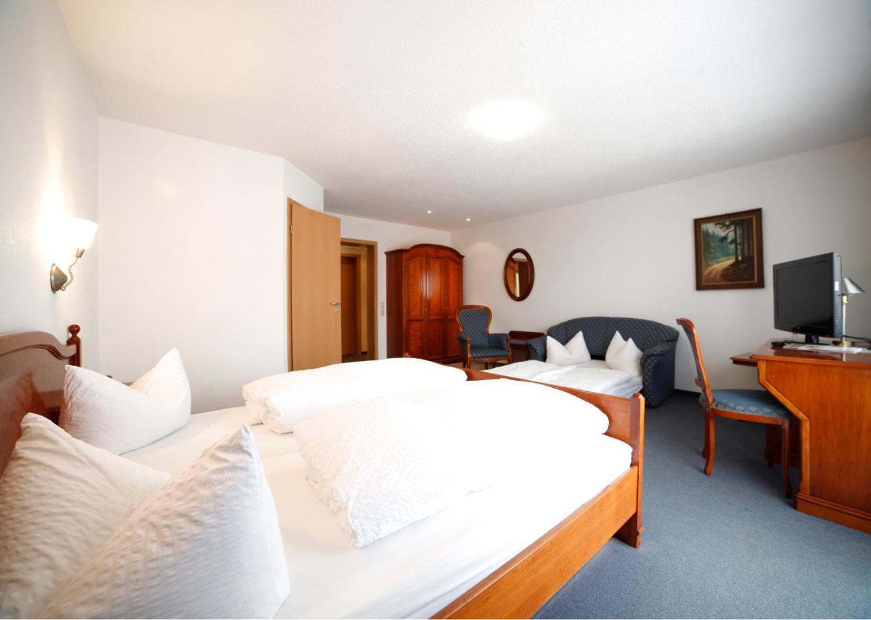 Hotel Roessle Furstenberg  Zimmer foto